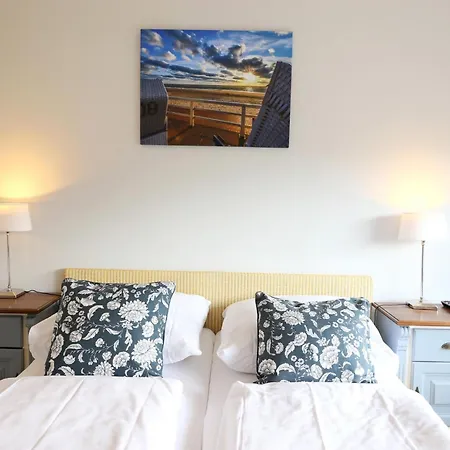 Moderne 2 Zimmerwohnung Mit Grosszuegigem Suedbalkon In Der Ersten Etage *