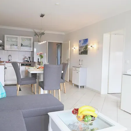 Moderne 2 Zimmerwohnung Mit Grosszuegigem Suedbalkon In Der Ersten Etage * Westerland